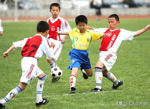 小学生足球欧洲杯视频直播:小学生足球欧洲杯视频直播回放